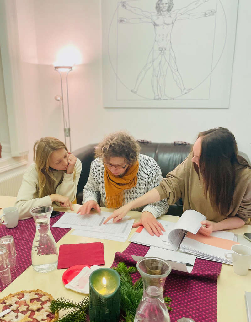 Tuina TCM Bauchbehandlung 